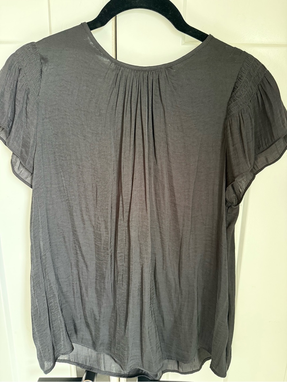 Joie Charcoal Gray Pleated Short-Sleeve Blouse, relaxed fit size M. Like new.